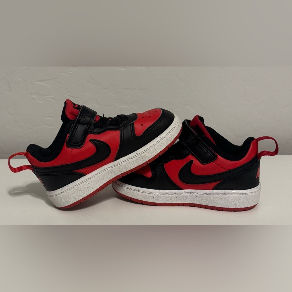 Nike Kids Black and Red Sneakers - Picture 3 of 5